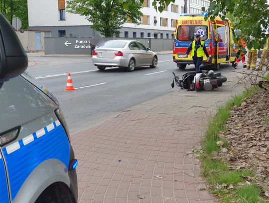 Ul. Częstochowska: wypadek z udziałem 19-latka i 77-latka ZDJĘCIA