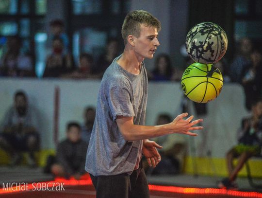 Uliczny basket królował na Dobrzecu (ZDJĘCIA)