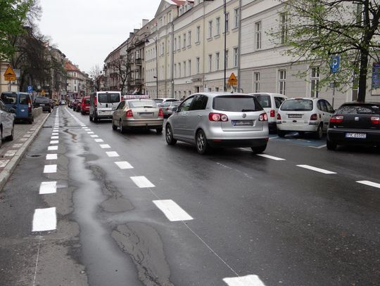 Usuńcie spowalniacze, przebudujcie porządnie Śródmiejską – apeluje Samorządny Kalisz