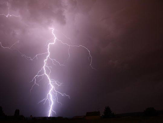 Uwaga na burze z gradem! Ostrzeżenie pogodowe drugiego stopnia dla Kalisza i powiatu kaliskiego