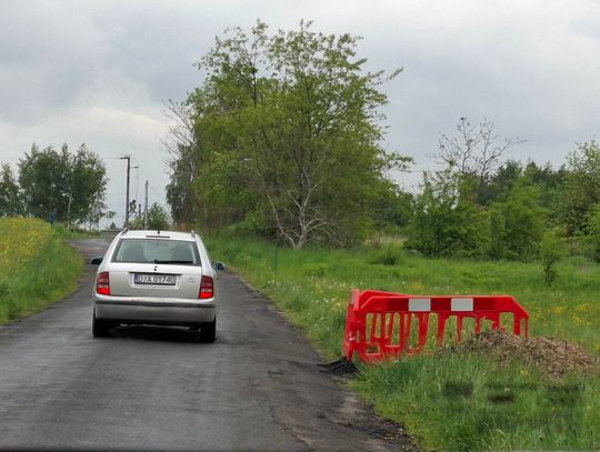 Uwaga na ten samochód. ,,Jeżdżą po osiedlu i sprawdzają, czy jest ktoś w domu''