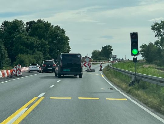 Uwaga, ruch wahadłowy na DK25. Są spore utrudnienia