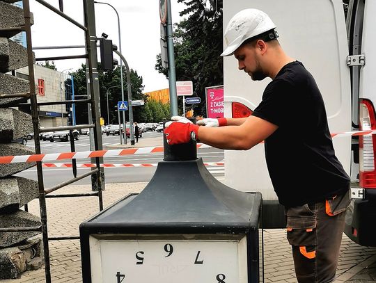 W końcu! Naprawią i odnowią zegar, a teren wokół zyska nowe życie