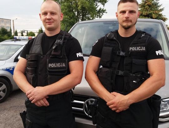 W ręku trzymał nóż, na szyi miał pętle. Policjanci uratowali 37-latka