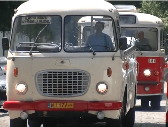 Wakacyjne Linie Turystyczne zabytkowymi autobusami