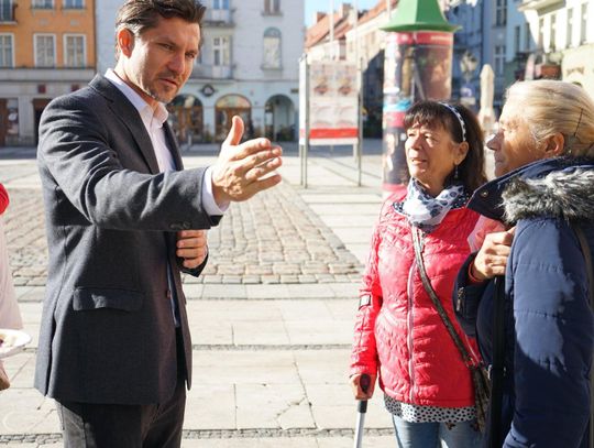 Walka „Dawida z Goliatem”? Kinastowski krytykuje polityków ZDJĘCIA