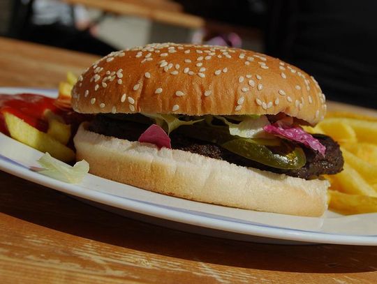 Weekend z food truckami. Bary na kółkach staną na Głównym Rynku  KONKURS