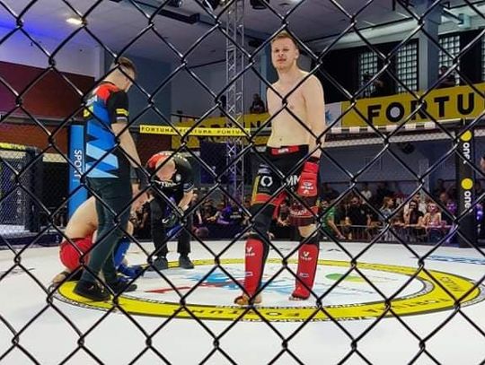 Wiktor Cegła na podium mistrzostw MMA Polska