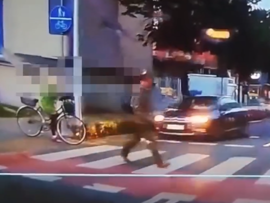 Wjechał na ludzi na pasach. Nagranie mrozi krew! WIDEO