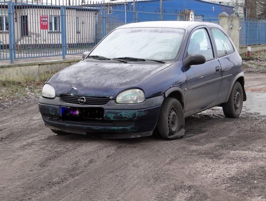 Wjechał w ogrodzenie, a rozbite auto porzucił ZDJĘCIA