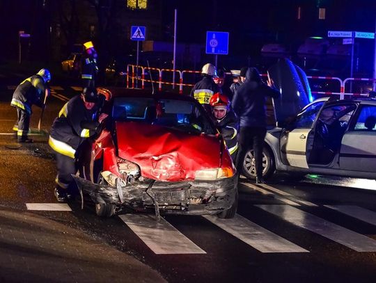 Wjechała na skrzyżowanie na czerwonym świetle ZDJĘCIA