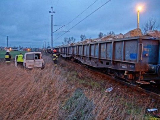 Wjechała wprost pod lokomotywę pociągu towarowego ZDJĘCIA