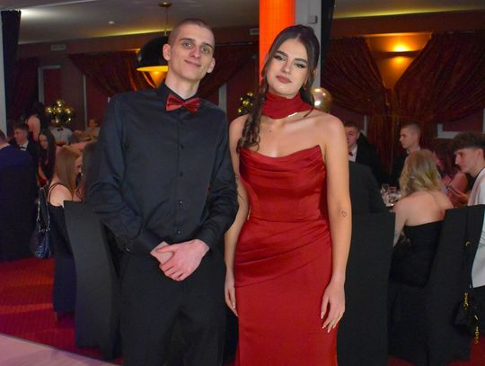 Wkraczają w dorosłość. Tak bawili się maturzyści z V LO ZDJĘCIA