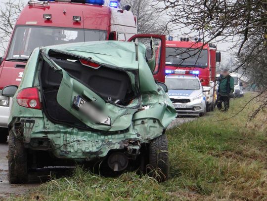 Wpadła w poślizg i dachowała ZDJĘCIA