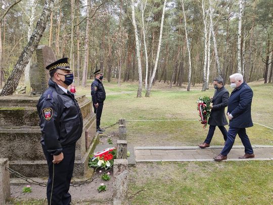 Wspomnieli pomordowanych w Lesie Winiarskim ZDJĘCIA