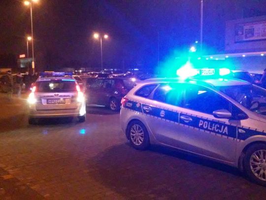 Wybili szybę w aucie. 2 mężczyzn zatrzymała policja ZDJĘCIA