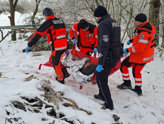 „Wyczołgał się z domu”. Byli  blisko śmierci