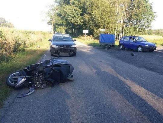 Wypadek motocyklisty. Kierowca z poważnym urazem nogi ZDJĘCIA