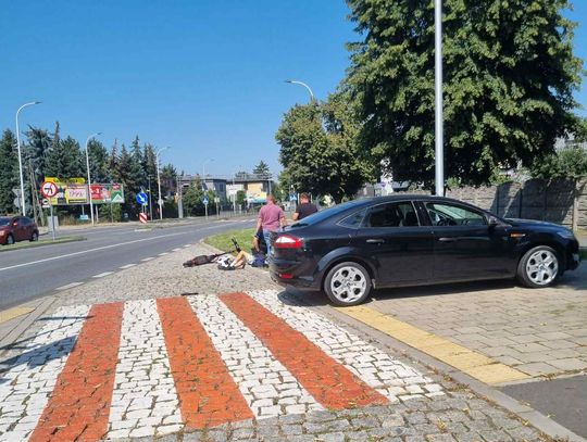 Wypadek na Alei Wojska Polskiego. Poszkodowany mężczyzna na hulajnodze