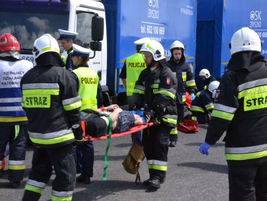 Wypadek na obwodnicy Ostrowa Wielkopolskiego - ćwiczenia służb ratunkowych ZDJĘCIA