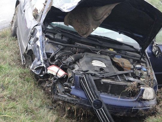 Wypadek w Kucharach. Dwie osoby ranne ZDJĘCIA