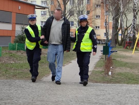 Wytoczył się zza kierownicy, zareagowali świadkowie. Obywatelskie zatrzymanie na ul. Podmiejskiej ZDJĘCIA i WIDEO