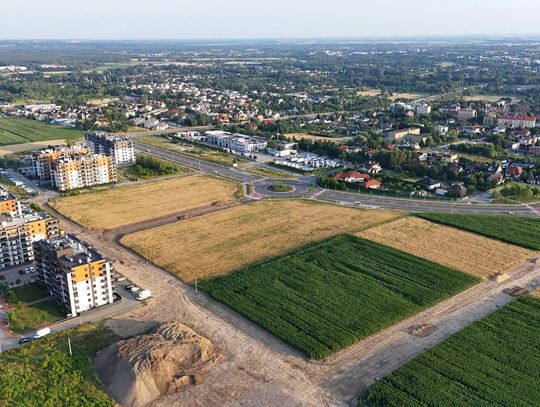 Wytyczają nowe drogi. Widać je już z lotu ptaka