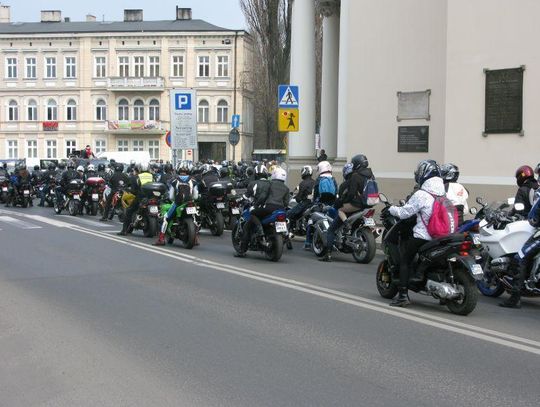 Z kategorią „B”  na motocykl