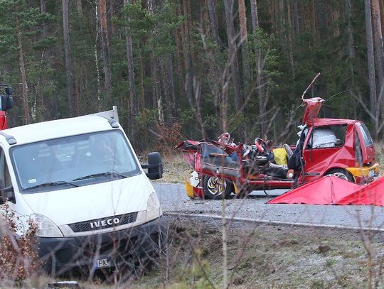 Z samochodu prawie nic nie zostało. Kierowca zginął na miejscu