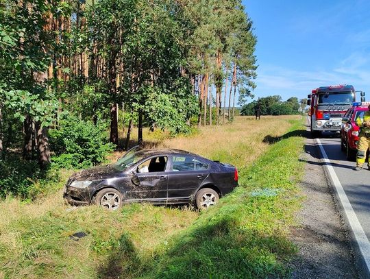 Za szybko i do rowu. Kierowca Skody dachował