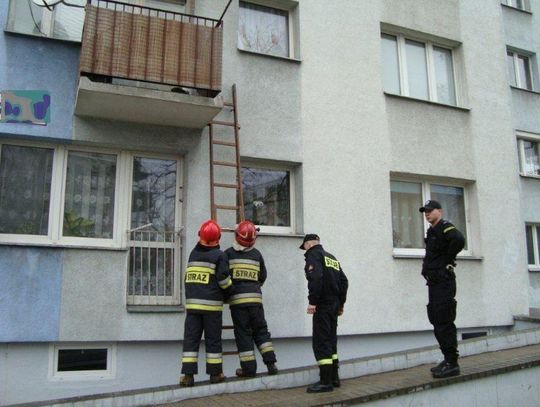 Zamknęła szczeniaka na balkonie, bo… śmierdział ZDJĘCIA