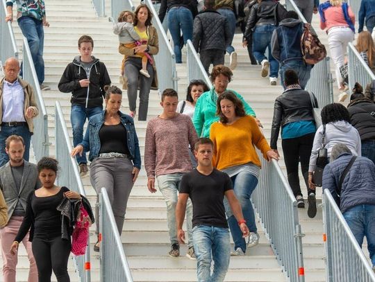 Zapaść demograficzna w Polsce. Znowu jest nas mniej Zapaść demograficzna w Polsce. Znowu jest nas mniej