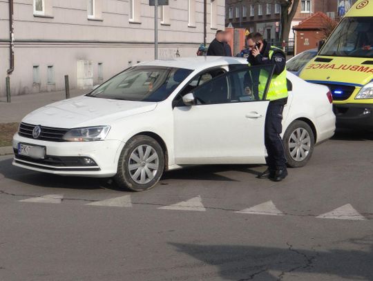 Zasłabł za kierownicą, uderzył w dwa inne auta ZDJĘCIA