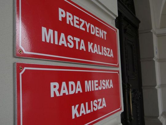 Zatrudnieni w Urzędzie, zatrudnieni w spółkach. Kosztują 2 miliony złotych