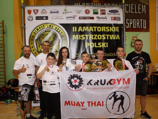 Zawodnicy Kruk Gym z pasami mistrzów Polski w kickboxingu (ZDJĘCIA)