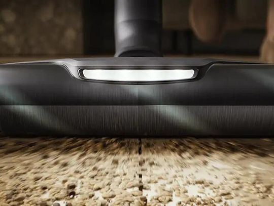 Zawsze perfekcyjnie — odkurzanie bez kompromisów i bez kontaktu z brudem dzięki Electrolux Absolute Hygienic 800