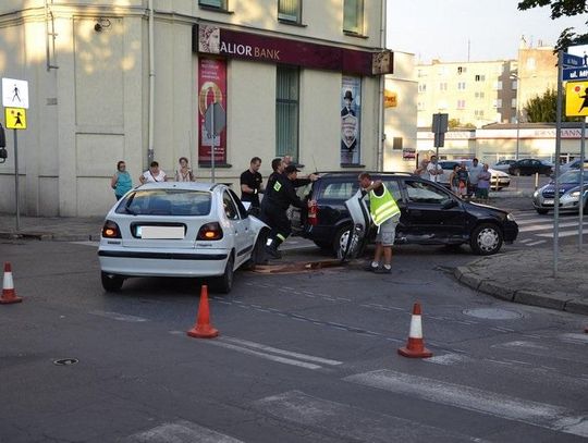 Zderzenie 3 samochodów na ul. Młynarskiej ZDJĘCIA