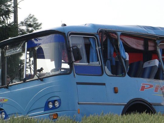 Zderzenie autobusu PKS z TiRem ZDJĘCIA