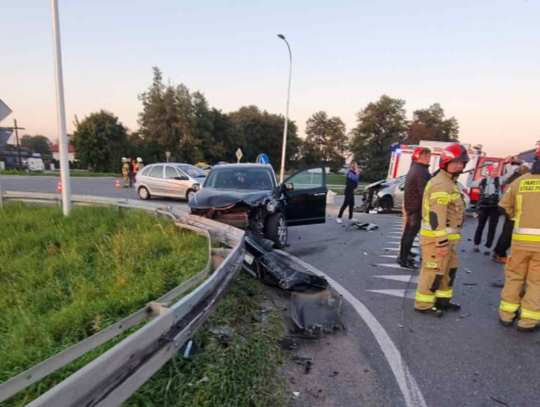 Zderzenie czterech aut. Jedna osoba w szpitalu