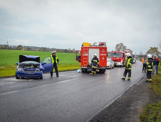 Zderzenie dwóch samochodów na remontowanej drodze ZDJĘCIA