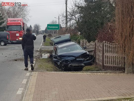 Zderzenie na skrzyżowaniu, jedna osoba poszkodowana ZDJĘCIA