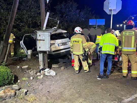 Zderzenie na skrzyżowaniu pod Brzezinami. Poszkodowane 4 osoby