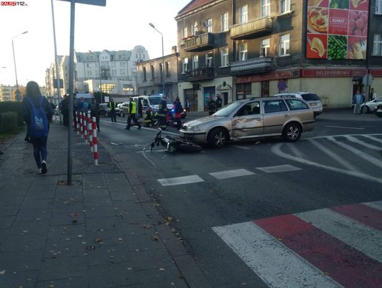 Zderzenie osobówki i motoroweru na ul. 3-go Maja ZDJĘCIA