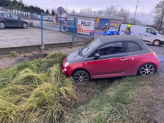 Zderzenie toyoty i fiata na DK 12