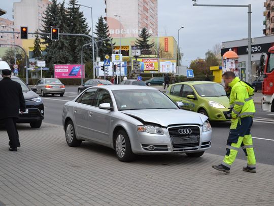 Zderzenie trzech samochodów na ul. Górnośląskiej w Kaliszu ZDJĘCIA