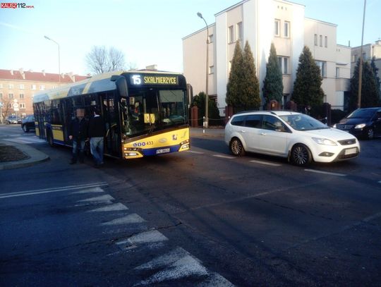 Zderzenie z autobusem ZDJĘCIA