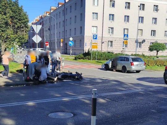 Zderzenie z motocyklem w centrum Kalisza. Poszkodowany nastolatek