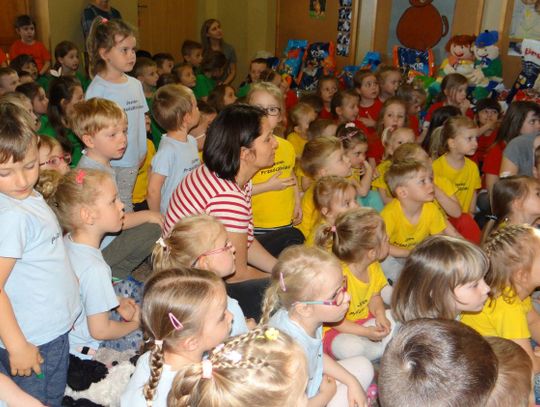 Zebrali ponad tonę karmy! Przedszkole „Jacek i Agatka” pomaga zwierzętom z kaliskiego schroniska ZDJĘCIA