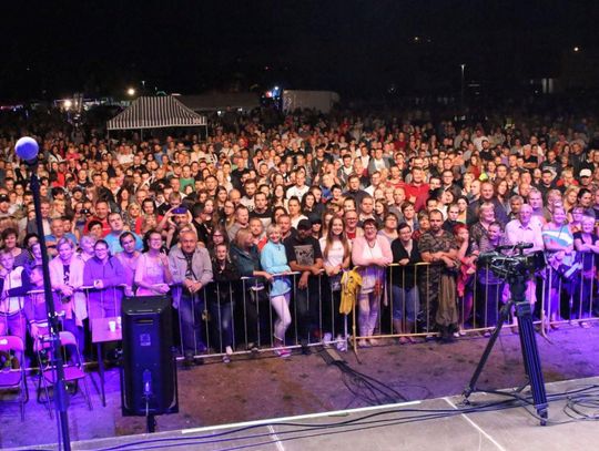 Zespół Kombii zaśpiewał na Polach Marsowych w Kaliszu ZDJĘCIA