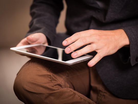 Znaleziono pieniądze i tablet. Policja szuka właścicieli